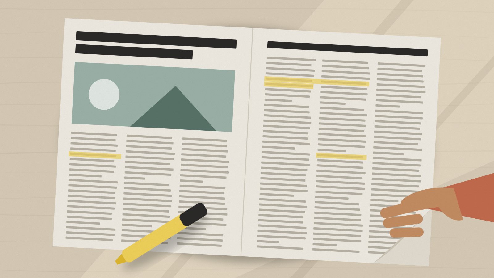 Mão folheando um jornal aberto com trechos destacados por marca-texto amarelo.
